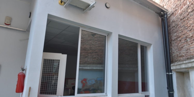 Preparan a las escuelas platenses para recibir a sus alumnos