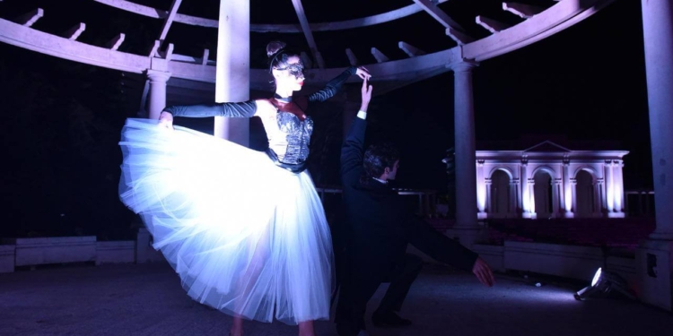 Revivió el Teatro del Lago con un show bien platense