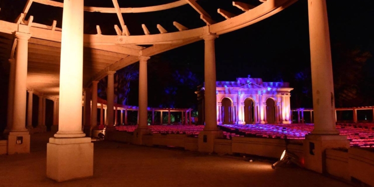 Revivió el Teatro del Lago con un show bien platense