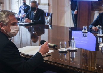 El Gobierno prevé empezar la vacunación en la primera quincena de enero