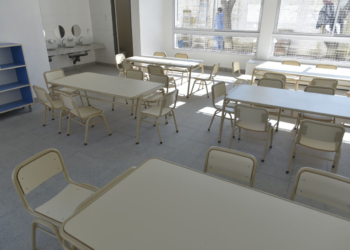 Preparan a las escuelas platenses para recibir a sus alumnos