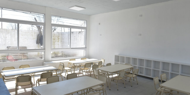 Preparan a las escuelas platenses para recibir a sus alumnos