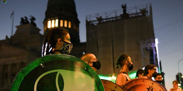 Pañuelos verdes celebran el avance en Diputados del Proyecto para legalizar el aborto
