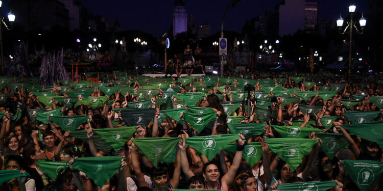 Con movilización de pañuelos verdes incluida, se tratará en Diputados la Ley de legalización del aborto