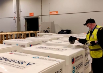 El avión de Aerolíneas Argentinas que traerá las primeras vacunas está en Moscú