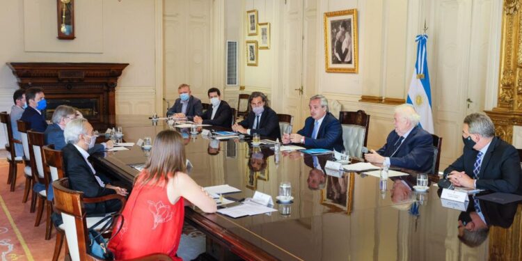 Alberto Fernández encabezó la reunión para la logística de la vacuna contra el covid19