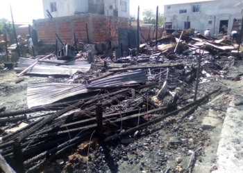 Cinco familias en la calle por un incendio en Olmos