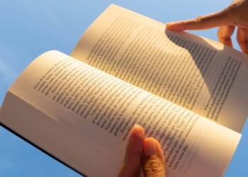 Invitan a leer al aire libre en Plaza Malvinas