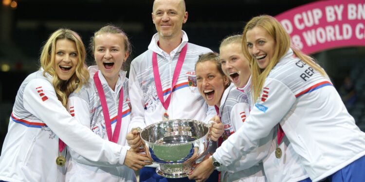 En 2018, el equipo femenino de la República Checa ganó la Fed Cup por sexta vez en ocho años. Se trata del torneo mundial de naciones, equivalente a la Copa Davis masculina. De izquierda a derecha: Lucie Safarova (se retiró ese mismo año), Barbora Krejcikova, Barbora Strycova, Katerina Siniakova y Petra Kvitova (WTA Tennis)