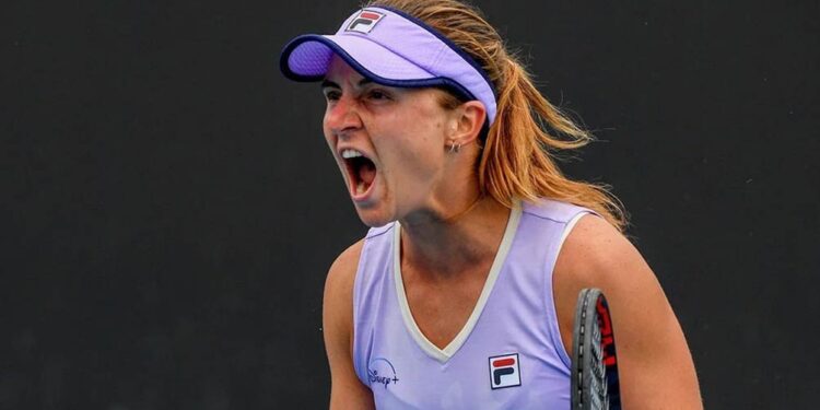 La tenista argentina obtuvo la segunda victoria de su carrera frente a una "top ten"