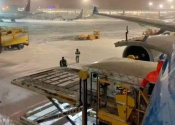Arribó el avión de Aerolíneas Argentinas procedente de Moscú con una nueva partida de vacunas