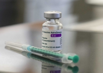 Suspenden la aplicación de la vacuna AstraZeneca en 8 países