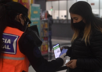 Analizan medidas ante la suba de contagios pero descartan el aislamiento estricto