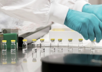 La OMS aprobó de urgencia la vacuna de Johnson&Johnson y defendió la de AstraZeneca