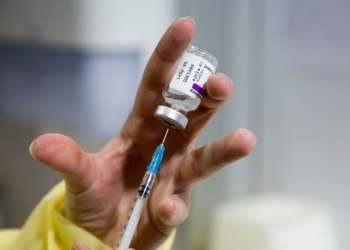 La EMA asegura que la vacuna de AstraZeneca es “efectiva y segura”
