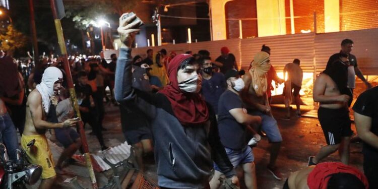 Paraguay es un polvorín y crecen las protestas en las calles contra su presidente (AP Photo/Jorge Saenz)