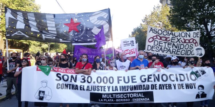 Masiva marcha en La Plata a 45 años del golpe de Estado