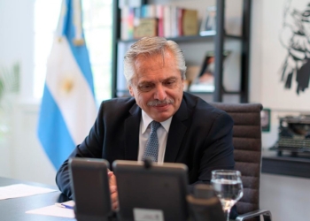 El Presidente habló con Putin sobre el suministro de vacunas y fue invitado nuevamente a visitar Rusia