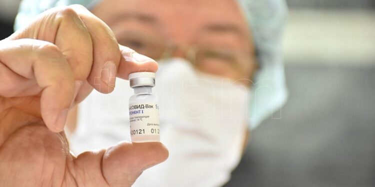 El Instituto Gamaleya aprobó los resultados del control de calidad de los componentes de la vacuna Spuntnik V producidos en el país