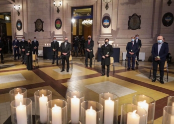 Sentido homenaje a las víctimas de la pandemia (video)
