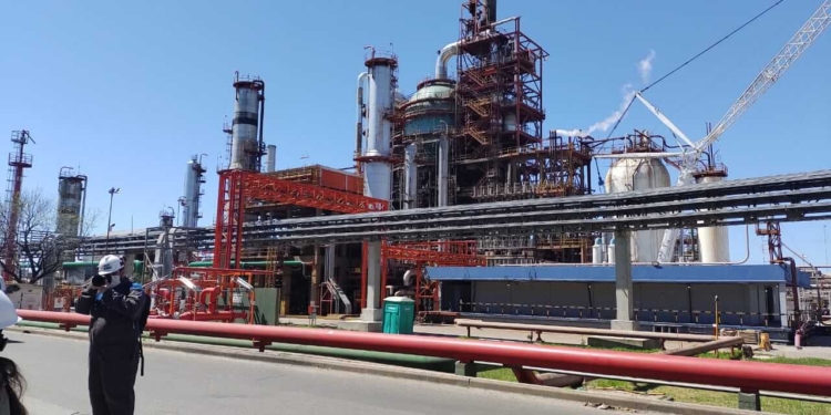 La refinería YPF La Plata alcanza niveles de producción prepandemia