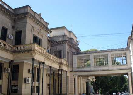 Facultad de Ciencias Exactas de la UNLP (crédito imagen: Faba)