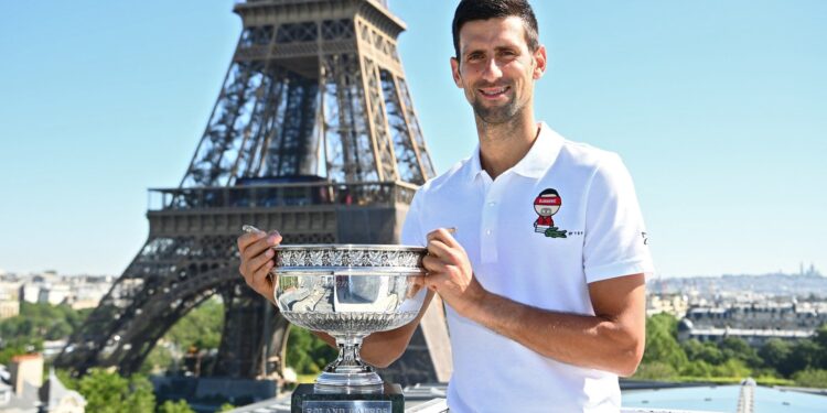 Si no se vacuna, Djokovic tampoco podrá ingresar en Francia para jugar el segundo Grand Slam del año