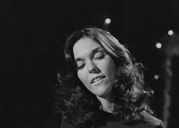 Karen Carpenter, la tremenda historia detrás de «la mejor voz femenina»