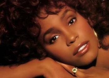 Whitney Houston: la trágica vida de la mejor voz femenina