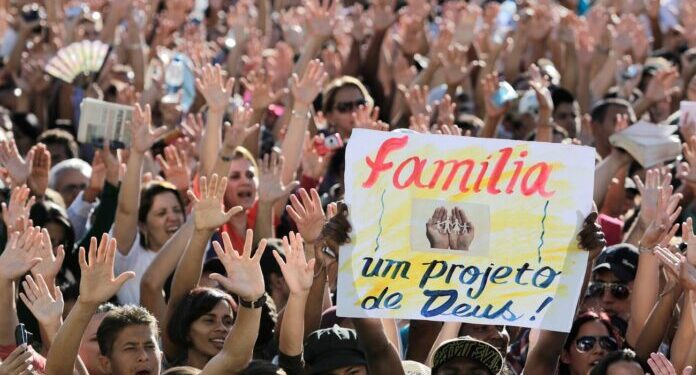 El discurso religioso gana lugar en la campaña brasileña (crédito imagen: argmedios)