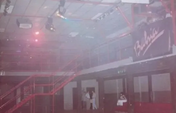 El interior del Centro Bahía, a fines de los '80, en calle 57 entre 6 y 7 (crédito de foto: 0221)