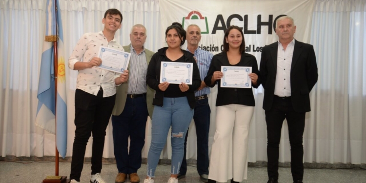 ACLHO distinguió a los mejores alumnos de Los Hornos