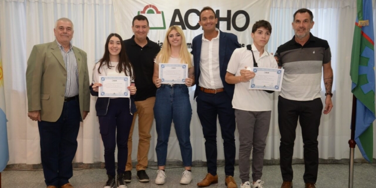 ACLHO distinguió a los mejores alumnos de Los Hornos