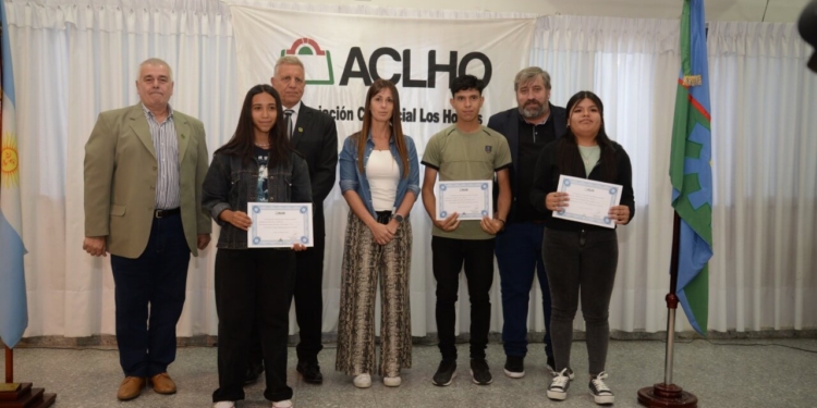 ACLHO distinguió a los mejores alumnos de Los Hornos
