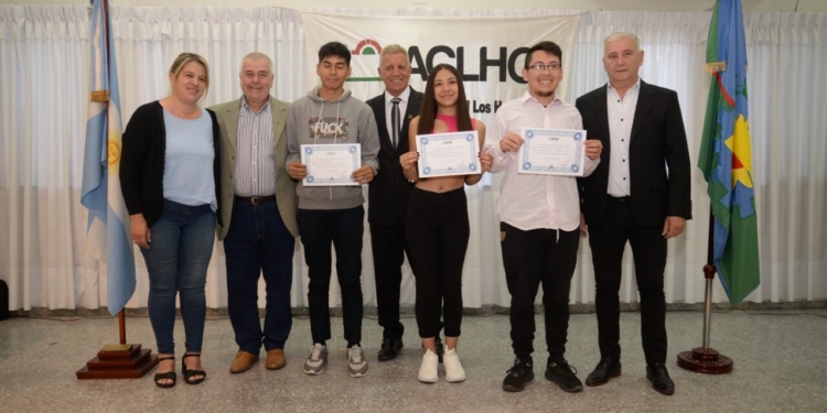 ACLHO distinguió a los mejores alumnos de Los Hornos