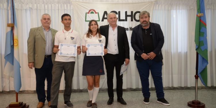 ACLHO distinguió a los mejores alumnos de Los Hornos