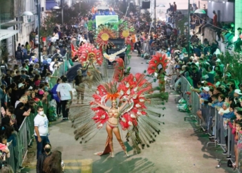 Todo listo en Ensenada para el desfile de 20 comparsas