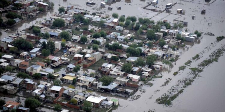 Una vista aérea de parte de la Ciudad tras la trágica inundación del 2 de abril de 2013