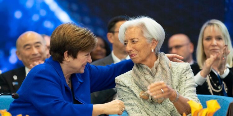 Kristalina Georgieva y Christine Lagarde, actual y ex titular del FMI