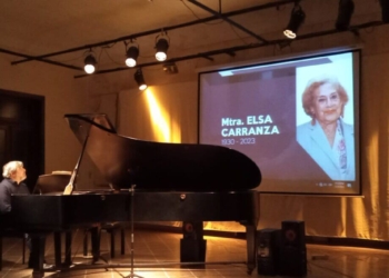 Emotivo homenaje a la Maestra Elsa Carranza en el Gilardi