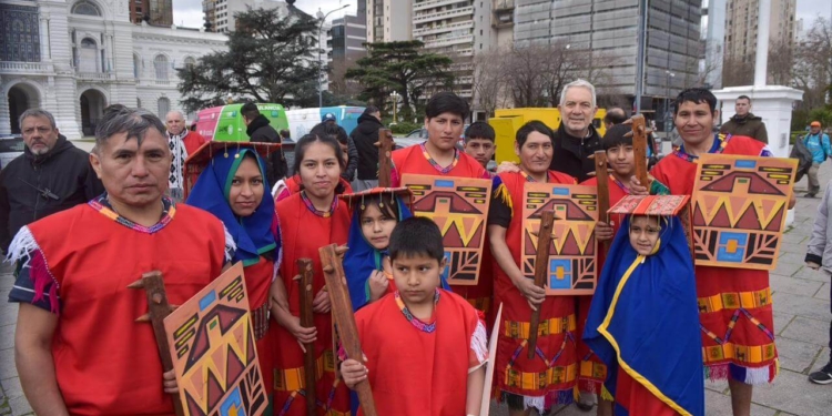 La «Fiesta del Sol» convocó a una multitud en Plaza Moreno