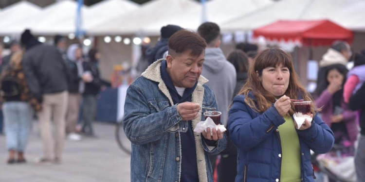 La «Fiesta del Sol» convocó a una multitud en Plaza Moreno