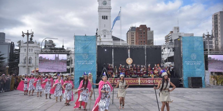 La «Fiesta del Sol» convocó a una multitud en Plaza Moreno