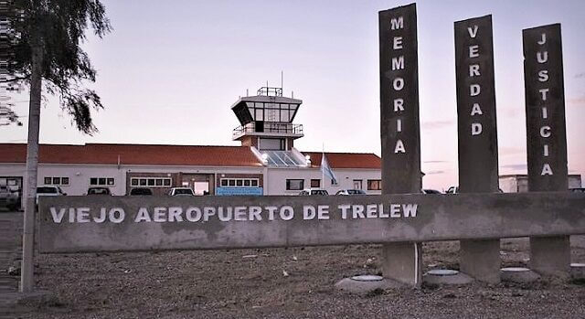 Provincia de Chubut, Ciudad de Trelew, 21 de Agosto de 2009. Al conmemorarse un nuevo aniversario de la Masacre de Trelew se desarollaron distintas actividades en el Espacio de Memoria del Viejo Aeropuerto (crédito imagen: educ.ar)