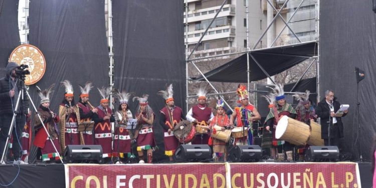 La «Fiesta del Sol» convocó a una multitud en Plaza Moreno