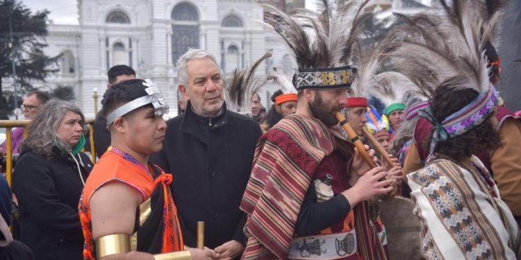La «Fiesta del Sol» convocó a una multitud en Plaza Moreno