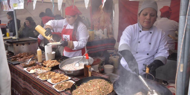 La «Fiesta del Sol» convocó a una multitud en Plaza Moreno