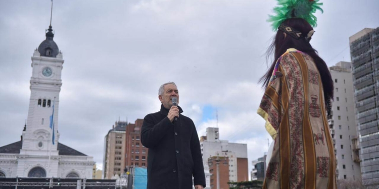 La «Fiesta del Sol» convocó a una multitud en Plaza Moreno
