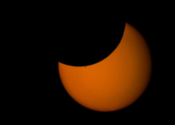 Viajan científicos de La Plata para documentar el eclipse lunar del 2 de octubre