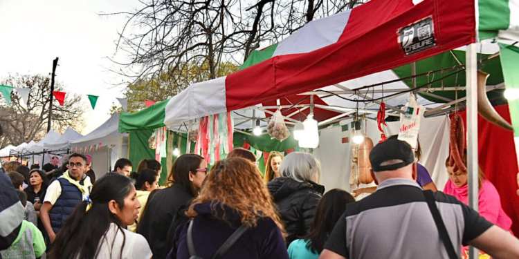 Italianos y peruanos convocaron a una multitud
